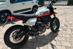 Scrambler urban motard