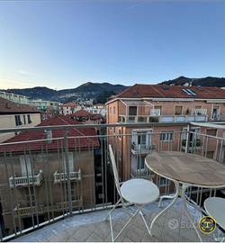 Ad Alassio trilocale con posto auto