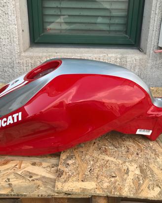 Ducati 1199 R serbatoio completo di pompa