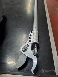 Forbice potatura cordless su asta