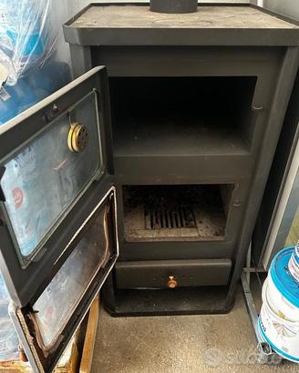 Stufa a legna con forno Prity