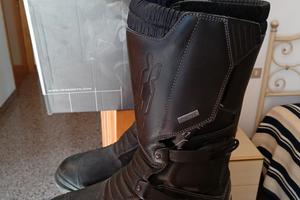 stivali da moto