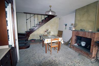 4 LOCALI A TORRITA TIBERINA