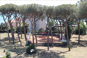 Follonica fronte pineta ponente 100 MT dal mare