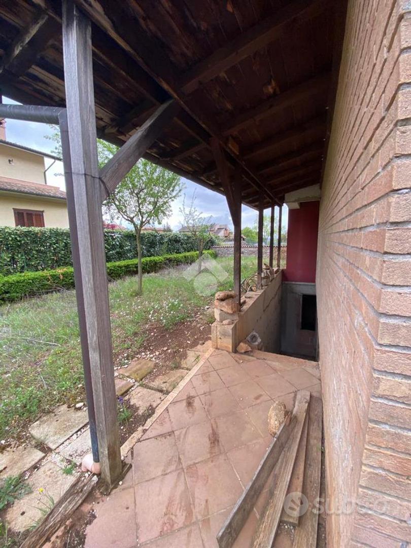 VILLA SINGOLA A AVEZZANO - Altro