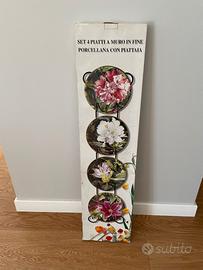 Set 4 piatti a muro in porcellana con piattaia