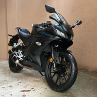 Moto Yamaha YZR 125