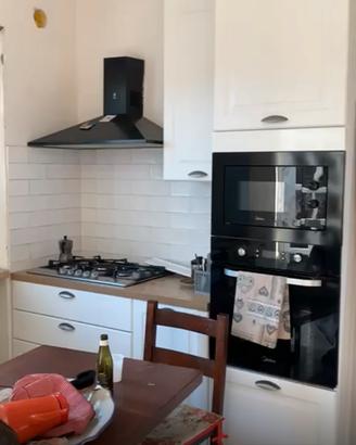 Cucina completa di elettrodomestici