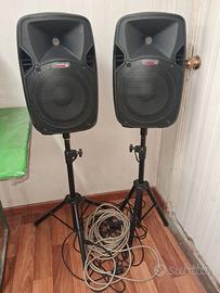 2 casse attive + 2 cavalletti