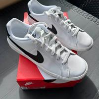 Nike Court Royale 42,5