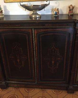 Mobile antico in legno