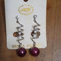 orecchini lunghi perla viola porpora brillantini