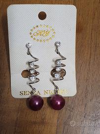 orecchini lunghi perla viola porpora brillantini