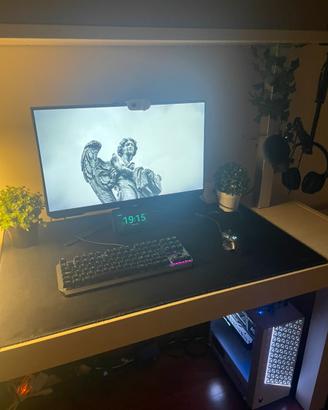 postazione gaming completa dettagli in descrizione