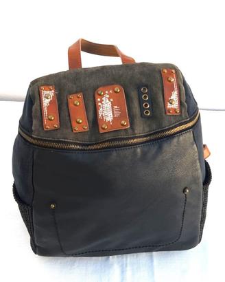 Zaino, borsa nero /verde  con  inserti  borchie
