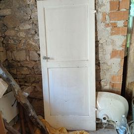 Porta in legno bianca