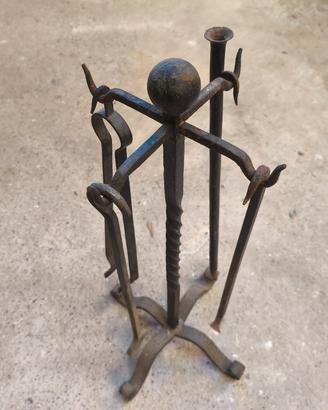 oggetti in ferro per camino 