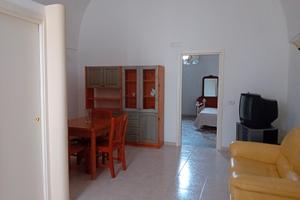 Fittasi appartamento piano terra anche a settimana