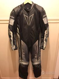 Tuta pelle modello Motard Dainese