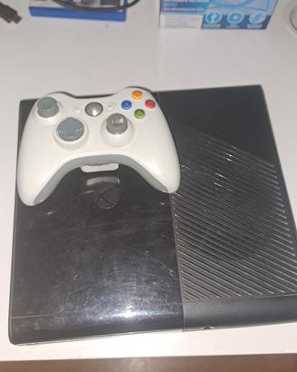 XBOX360 completa di giochi