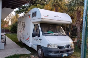 Camper mansardato Granduca 64