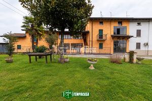 Terratetto - Terracielo a Boltiere 4 locali