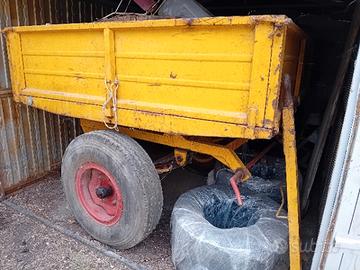 Rimorchio agricolo fisso targato