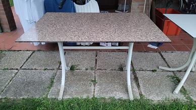 Tavoli da giardino con sedie