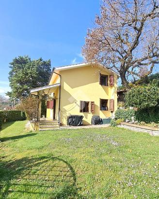VILLA SINGOLA A RIGNANO FLAMINIO