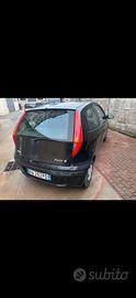 Fiat punto tenuta molto bene