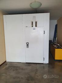 Celle frigo - banchi - scaffalature e varie