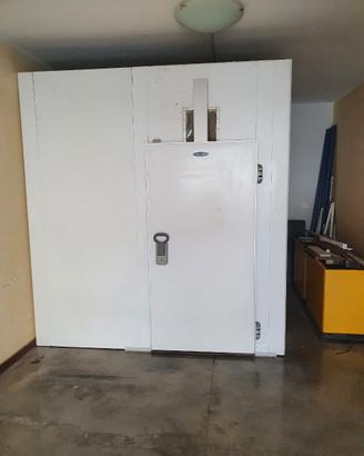 Celle frigo - banchi - scaffalature e varie