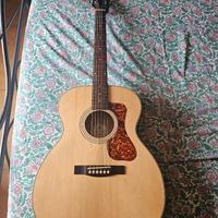 Chitarra elettroacustica Guild OM-240E Orchestra N