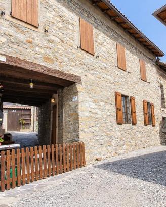 CASA SEMINDIPENDENTE A PALANZANO