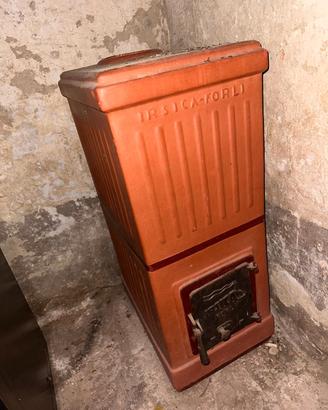 stufetta a  legna in terracotta vintage
