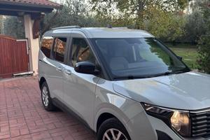Ford Tourneo courier  2024