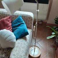 lampada a pavimento per lettura IKEA 