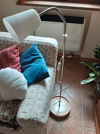 lampada a pavimento per lettura IKEA 