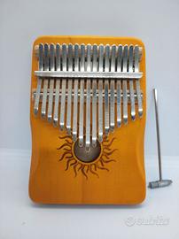 Kalimba 17 tasti in legno con incisione sole