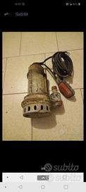 Pompa immersione e due pompe elettriche 