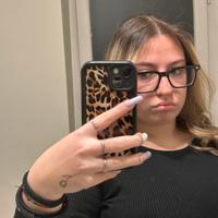 Babysitter-cassiera-cameriera-aiuto compiti