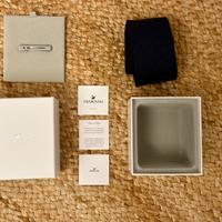 Cravatta con fermacravatta loro piana x swarowski