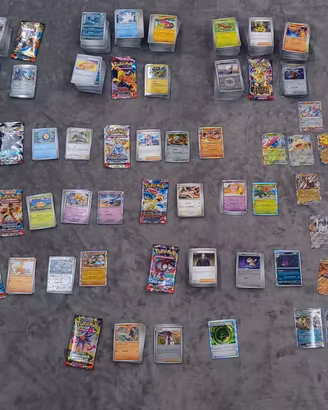 Lotto Pokemon di 2615 carte di varie espansioni