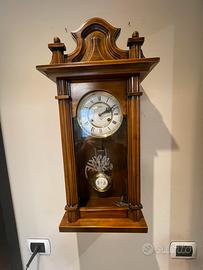 Orologio a pendolo antico