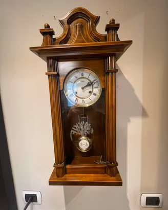 Orologio a pendolo antico