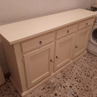 mobile bianco opaco