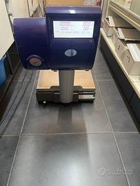Bilancia elettronica con scontrino adesivo