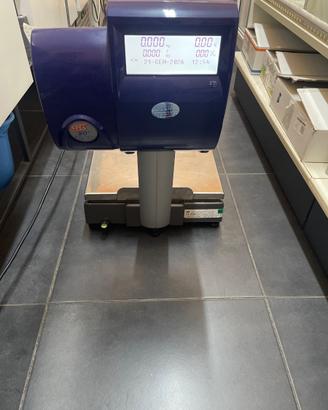 Bilancia elettronica con scontrino adesivo