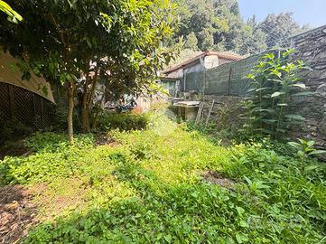 CASA SEMINDIPENDENTE A GENOVA