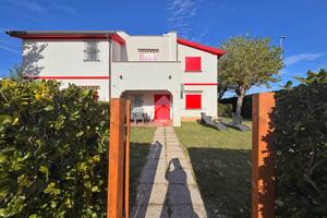 VILLA A SCHIERA A PORTO RECANATI